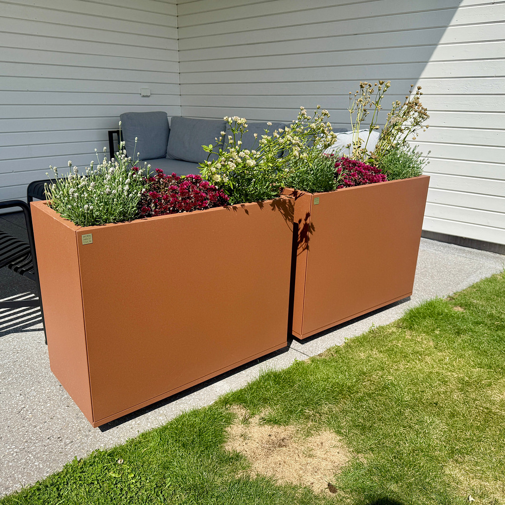 Plant Box Flex i cortex lack från Wernamo Design. Tåliga planteringskärl tillverkade i Sverige.