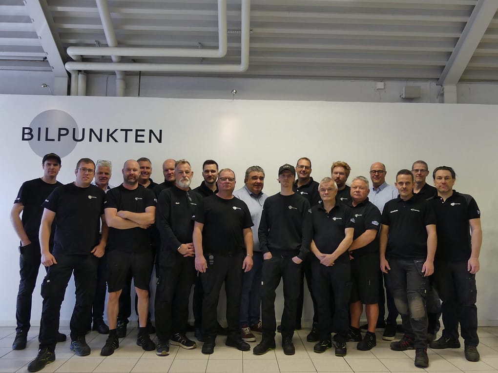 Alla medarbetare på Bilpunkten samlade på en gemensam bild.