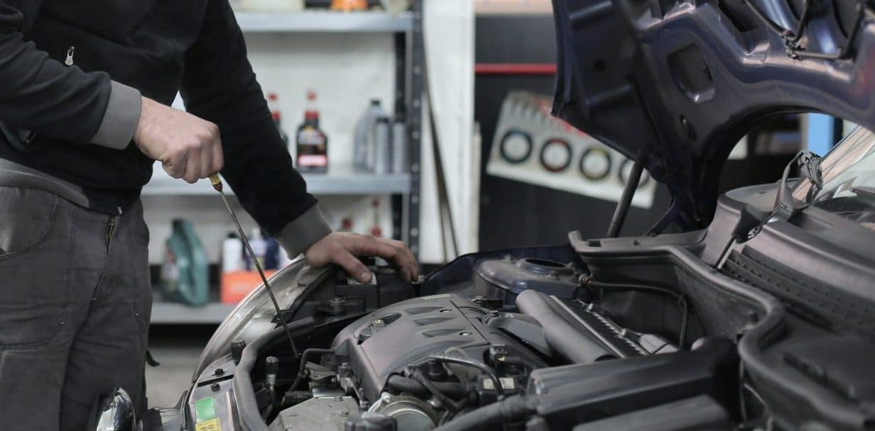 Bilservice med oljebyte