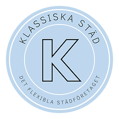 Logotyp för Klassiska Städ. En ljusblå cirkel med ett stort K i mitten och texten "Klassiska Städ – Det flexibla städföretaget" runt om.