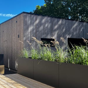 Plant Box som fallskydd i svart färg från Wernamo Design.