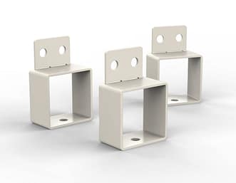 Vægbeslag i RAL 9010 hvid til montering af vedligeholdelsesfrit stakit i aluminium.